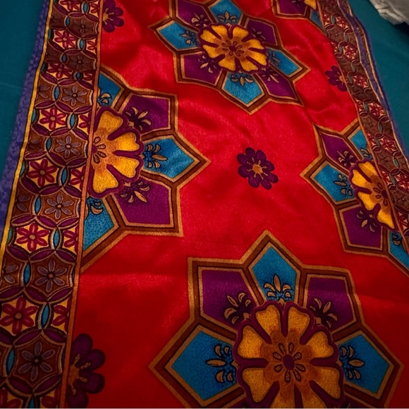 Vintage Oscar de la Renta Silk Red and Purple Floral Scarf - Picture 5 of 8